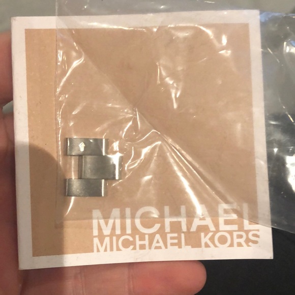 Michael Kors Watch - Picture 3 of 6